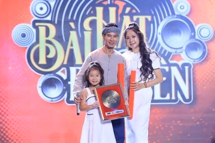 Vợ chồng Lý Hải - Minh Hà và con gái.