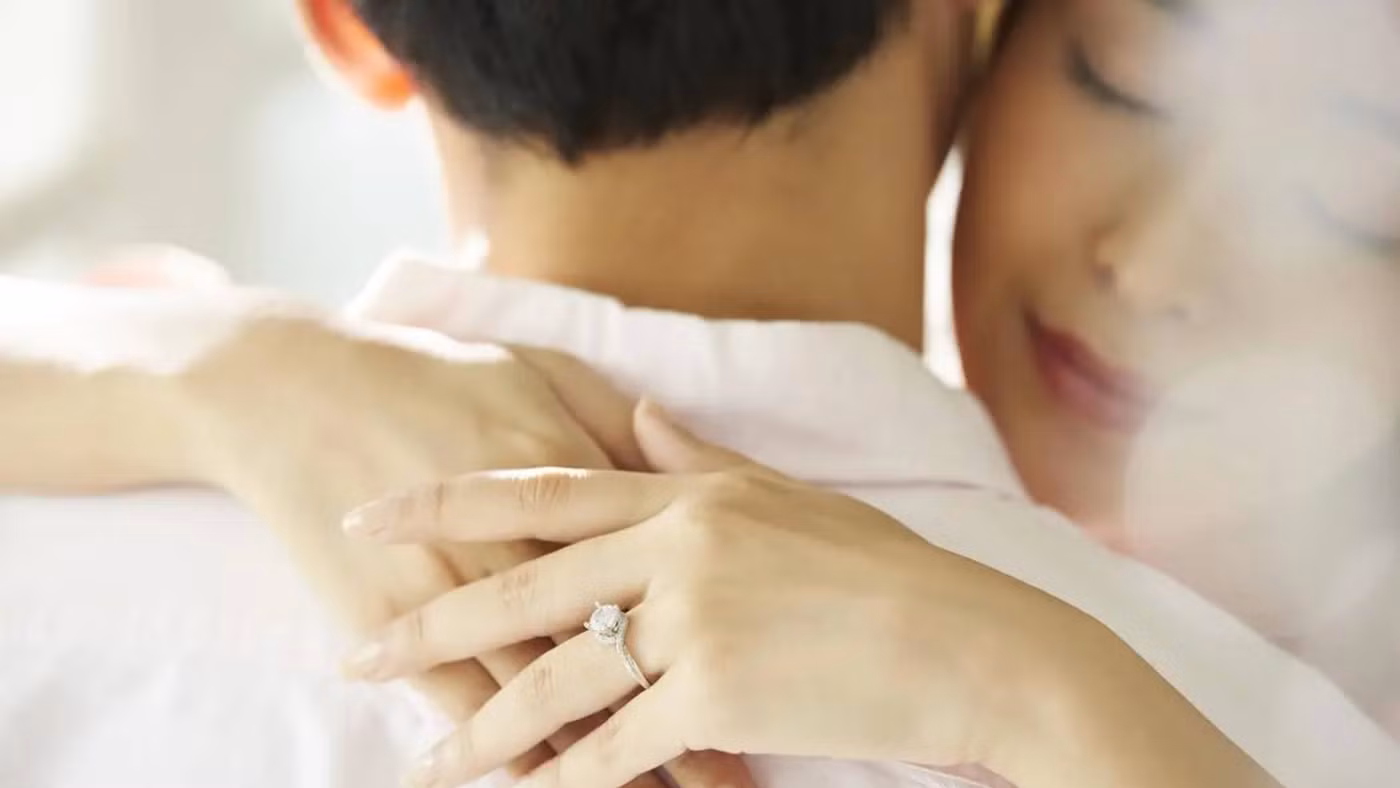 Nhiều đàn ông nghĩ rằng ngoại tình là lỗi mà đàn ông nào cũng có thể mắc phải. (Ảnh: ITN).