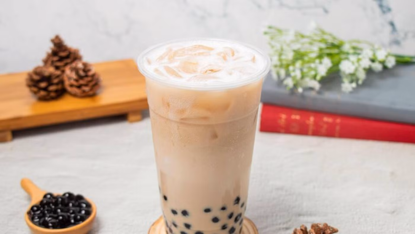 Khi uống trà sữa, ít đường mới là “chân lý”. (Ảnh: ITN)