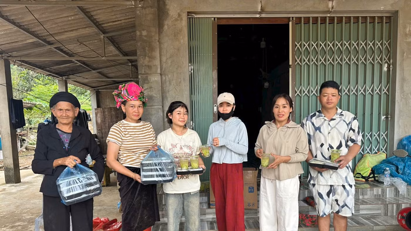 Tình người sau lũ ở Mường Than