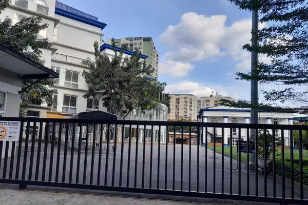 Trường Liên cấp St. Mary's International school.