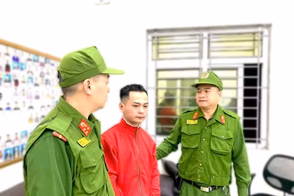 Nguyễn Hữu Bằng tại cơ quan công an.(Ảnh: CAHN).