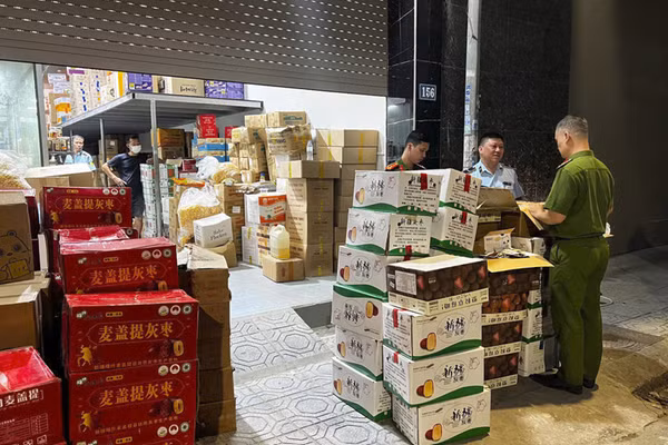 Tăng cường công tác chống chống buôn lậu, gian lận thương mại.