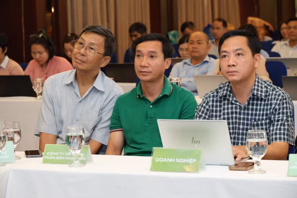 Các đại biểu tham gia sự kiện.