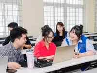 Sinh viên quốc tế cùng tham gia chương trình Trường hè Công nghệ thông tin 2026 tại Trường Đại học Sư phạm - Đại học Đà Nẵng. Ảnh: NTCC