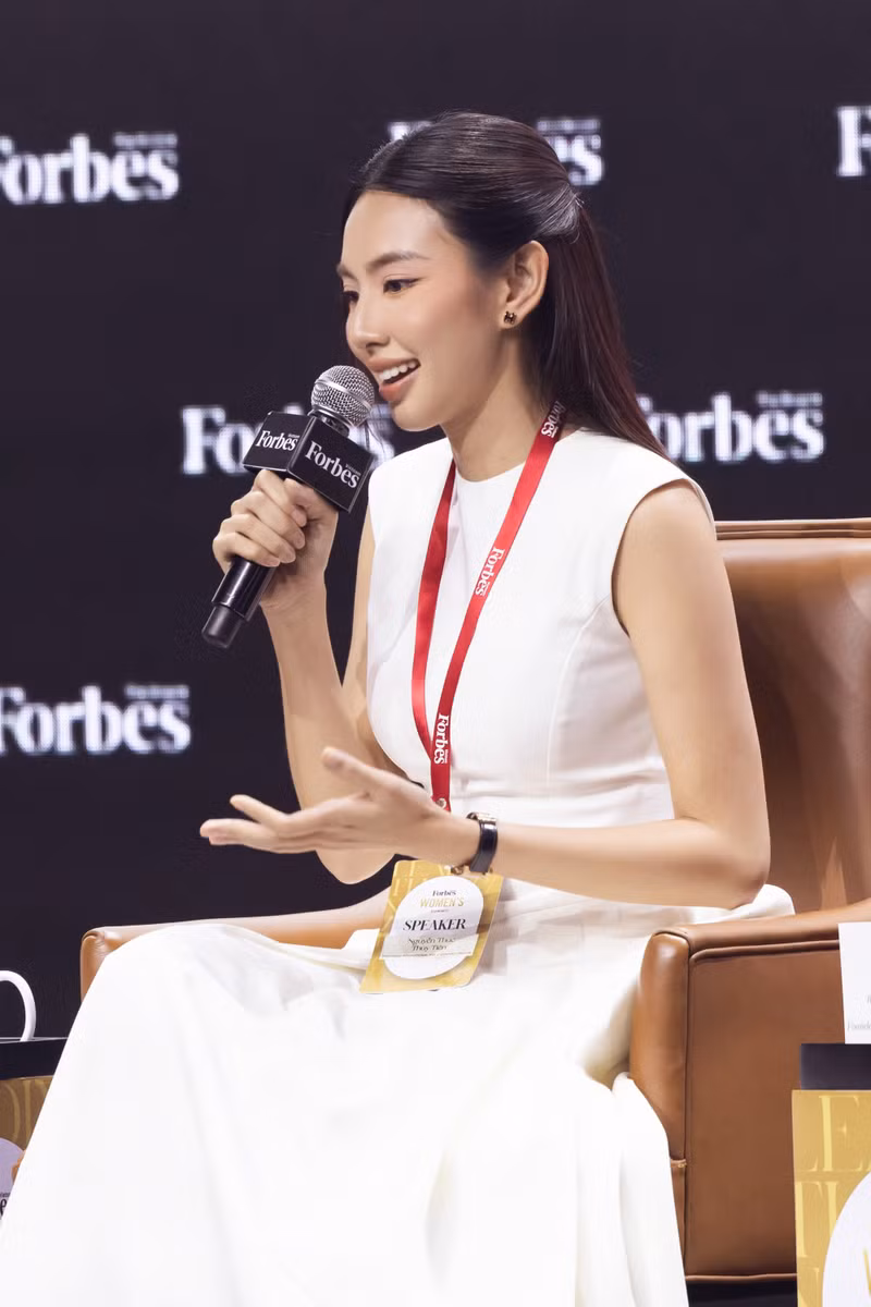 Hoa hậu Thùy Tiên làm diễn giả tại Forbes Vietnam