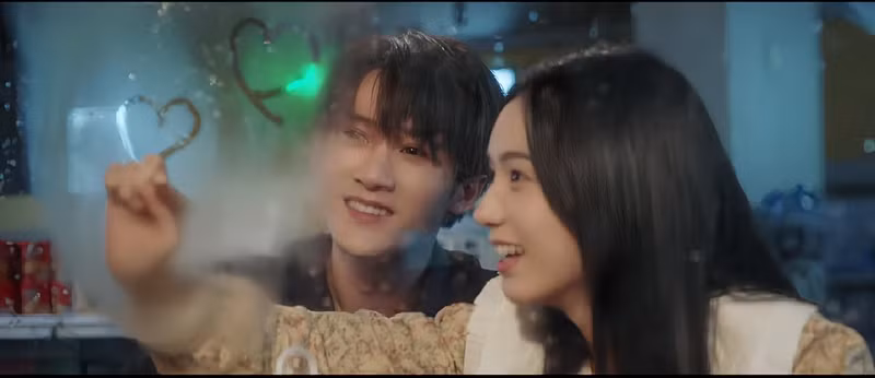 Sau Trường Tương Tư, Đàn Kiện Thứ sánh đôi bạn gái kém tuổi trong phim mới?