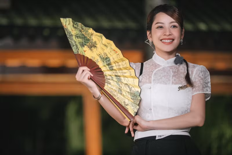 Ngoại hình cực phẩm của sao nam đình đám Cbiz nghi hẹn hò với Chi Pu