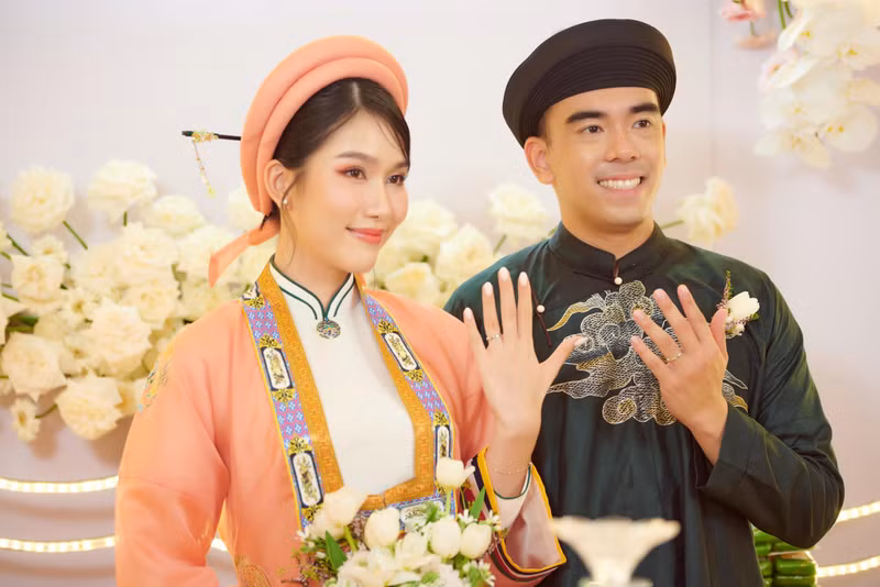 Chồng doanh nhân của Á hậu Phương Anh là ai?