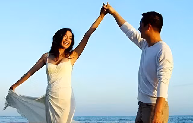 Những ngày qua, vụ kiện tranh chấp khối tài sản trị giá 288 tỷ đồng giữa doanh nhân Đức An và vợ cũ - siêu mẫu Ngọc Thúy đã thu hút sự chú ý của dư luận. Đại gia Đức An, chồng người mẫu Phan Như Thảo giàu cỡ nào?