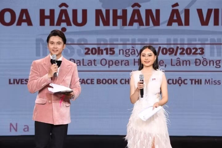 Trang Ngân thừa nhận không tránh khỏi áp lực trong quá trình dự thi. Tuy nhiên, người đẹp 9X không chọn cách bỏ cuộc mà nỗ lực từng ngày và đã nhận được "quả ngọt". Nhan sắc hút hồn của người đẹp cao 1m45 vừa giành vương miện Á hậu