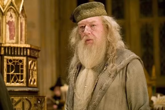Hình ảnh đời thường của 'cụ Dumbledore' trong phim Harry Potter
