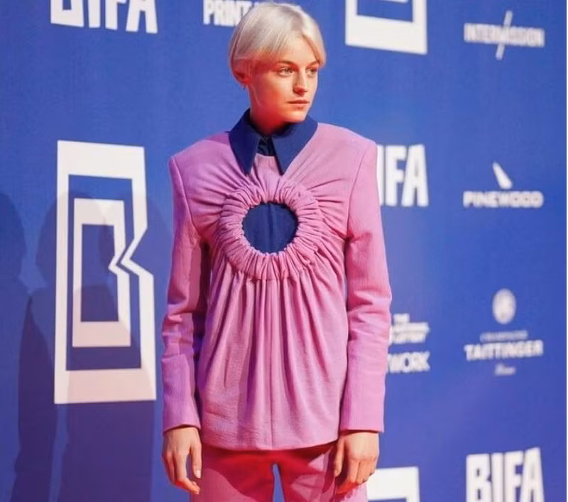 Những trang phục khiến người khác bối rối của sao Hollywood