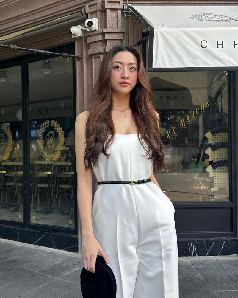 Thời trang đời thường của Hoa hậu Lương Thùy Linh đơn giản nhưng cực sang 