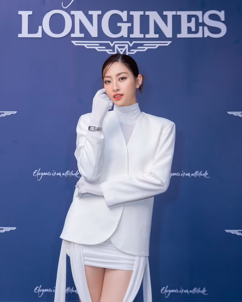 Thời trang đời thường của Hoa hậu Lương Thùy Linh đơn giản nhưng cực sang 