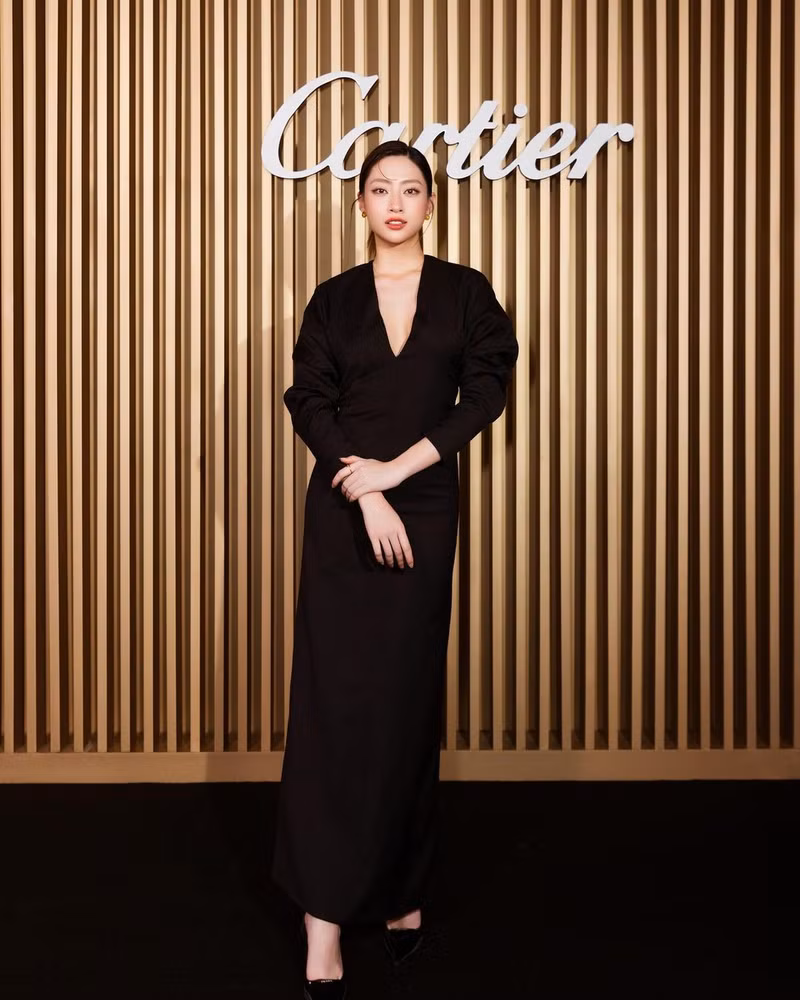 Thời trang đời thường của Hoa hậu Lương Thùy Linh đơn giản nhưng cực sang 