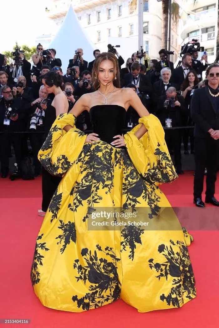 Tình cũ Taylor Swift hút mọi ánh nhìn trên thảm đỏ Cannes 2024