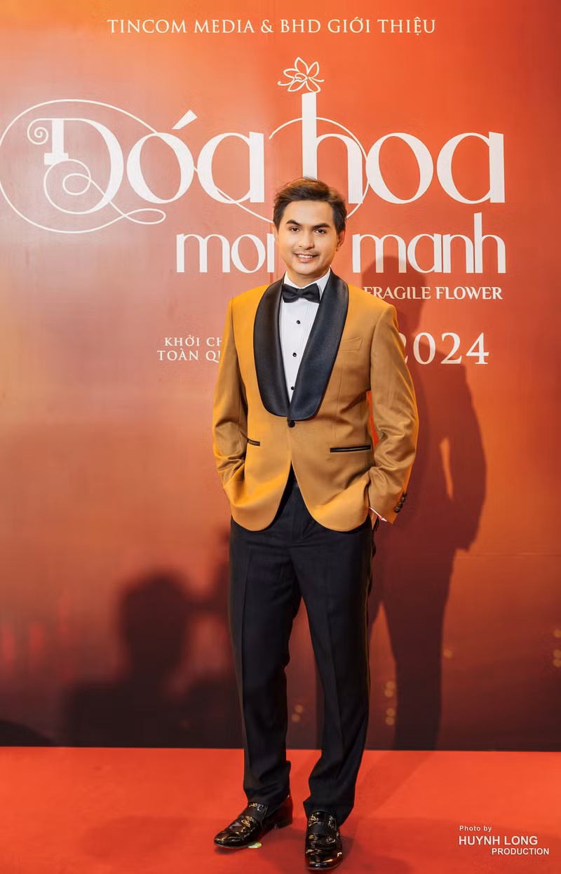 Trong những buổi quảng bá phim tại Việt Nam, Đức Tiến cũng đã có chia sẻ về cuộc sống của mình khi tạm rời xa showbiz Việt. Hình ảnh cuối đời 'chỉ mới hôm qua' của diễn viên Đức Tiến