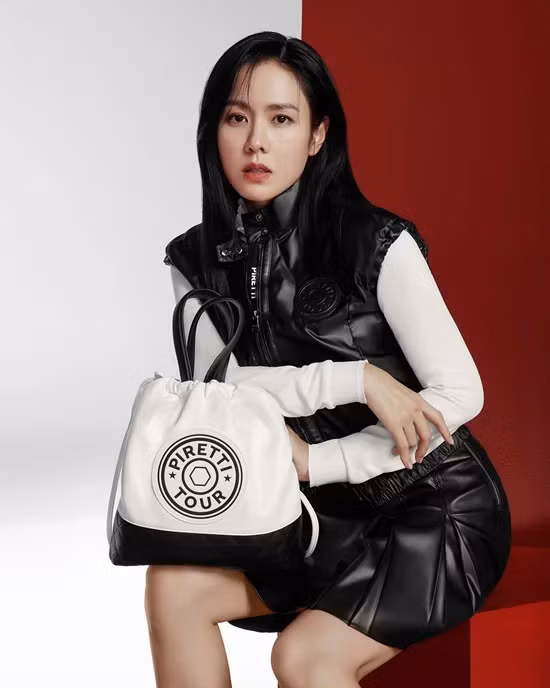 Mẹ 'bỉm' Son Ye Jin sành điệu, trẻ như thiếu nữ ở tuổi 40 