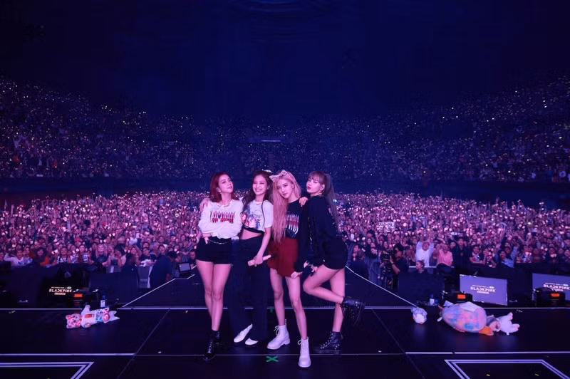 Như vậy, BLACKPINK tiếp nối thành tích chinh phục world tour quy mô lớn nhất của một nữ nghệ sĩ K-pop khi là nữ nghệ sĩ trong nước đầu tiên bước chân vào Gocheok Sky Dome. BLACKPINK lập kỷ lục chưa từng có ở Hàn Quốc