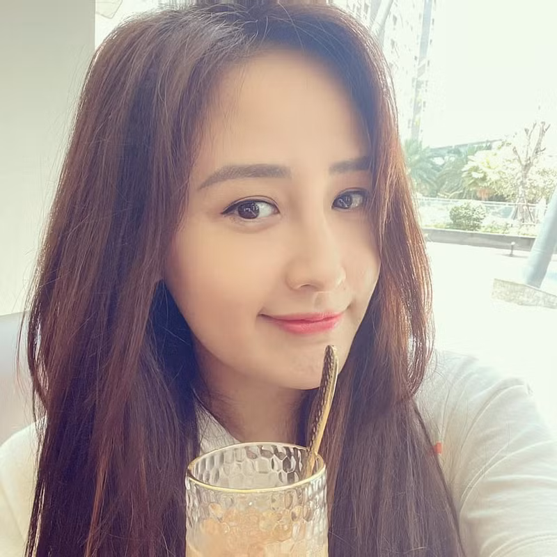 Thêm vào đó, nàng hậu lại rất đam mê với ẩm thực nhưng không có chế độ ăn hợp lý nên thường xảy ra tình trạng tăng cân khó kiểm soát. Bất ngờ sắc vóc Hoa hậu Mai Phương Thúy khi chạm mốc 71 kg