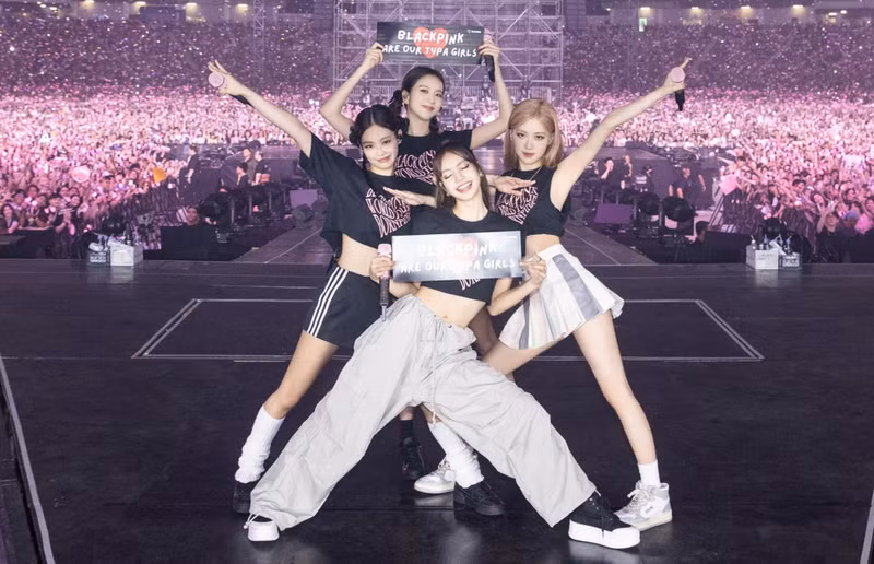 Born Pink đã phá vỡ nhiều kỷ lục, trở thành chuyến lưu diễn thành công nhất mọi thời đại của một nhóm nhạc nữ. BLACKPINK lập kỷ lục chưa từng có ở Hàn Quốc
