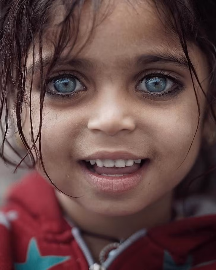 Những đôi mắt đẹp có thể thôi miên bạn ngay lập tức