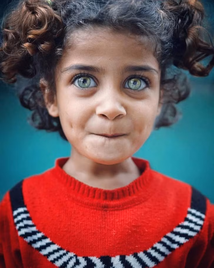 Những đôi mắt đẹp có thể thôi miên bạn ngay lập tức