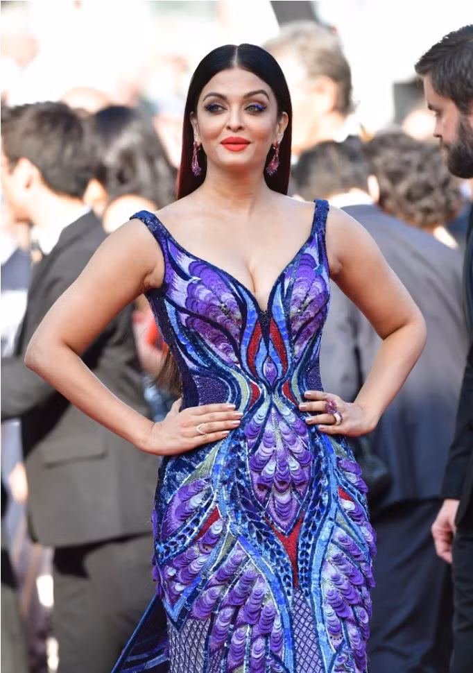 Hoa hậu Thế giới Aishwarya Rai - quần áo size S. Bất ngờ size quần áo của các sao nữ đình đám thế giới