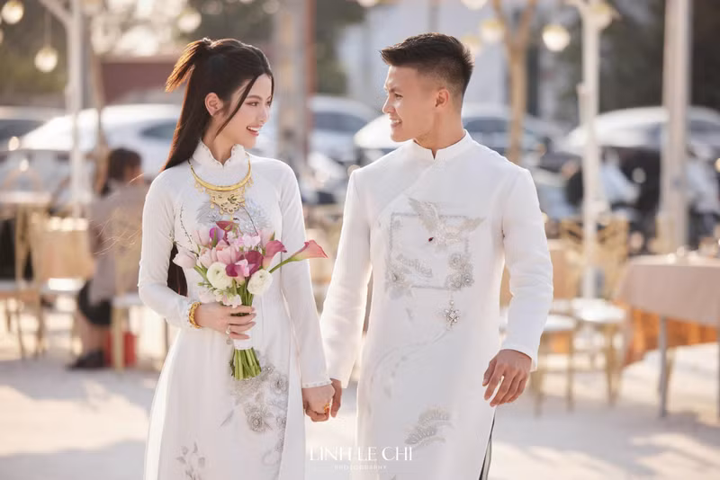 Hé lộ ngày cưới của Quang Hải và bà xã hotgirl