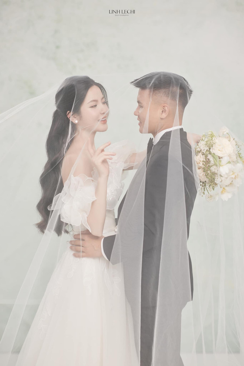 Loạt ảnh cưới nhận ‘mưa’ lời khen của Quang Hải và Chu Thanh Huyền