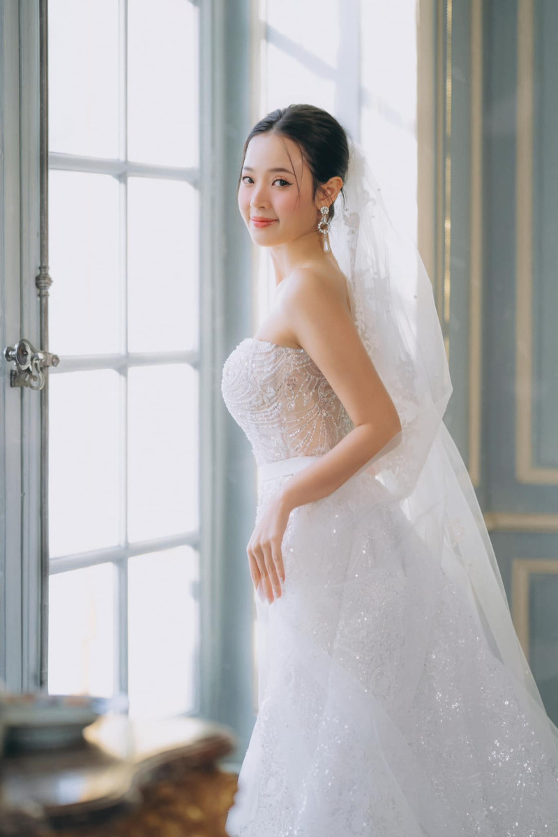 Midu tung trọn bộ ảnh cưới đẹp như cổ tích