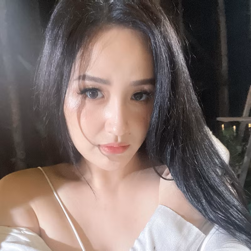 Hoa hậu Mai Phương Thúy xuất hiện như 'thần tiên tỷ tỷ' tại đám cưới Midu