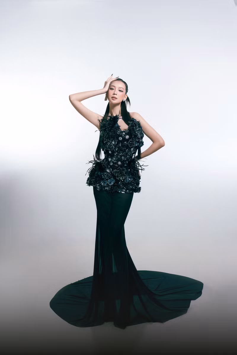 Hoa hậu Bảo Ngọc khoe ảnh ngọt như kẹo, nhan sắc mẹ nàng hậu càng gây sốt 