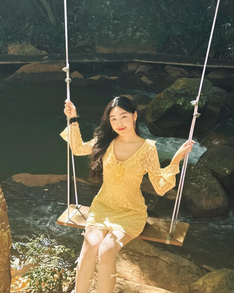 Con gái MC Quyền Linh gây sốc khi nói về dự định du học