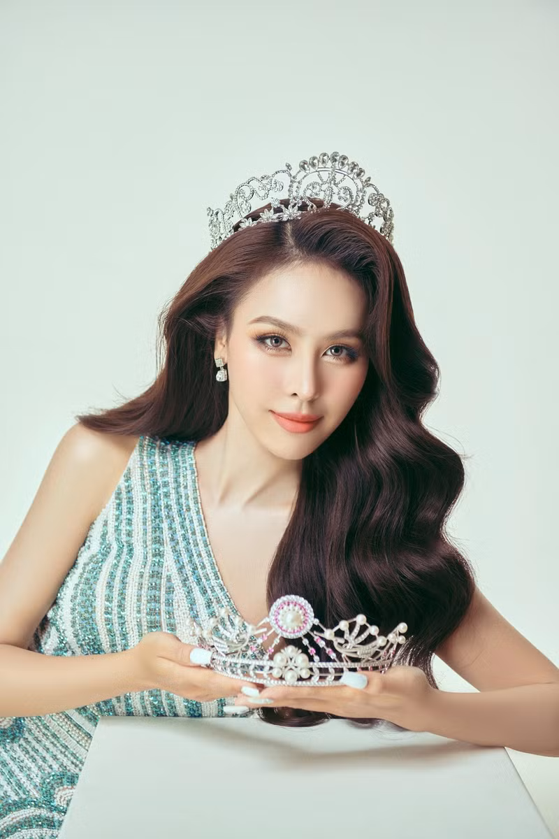 Nhan sắc thăng hạng của Ngọc Hằng 1 tháng đăng quang Á hậu quốc tế