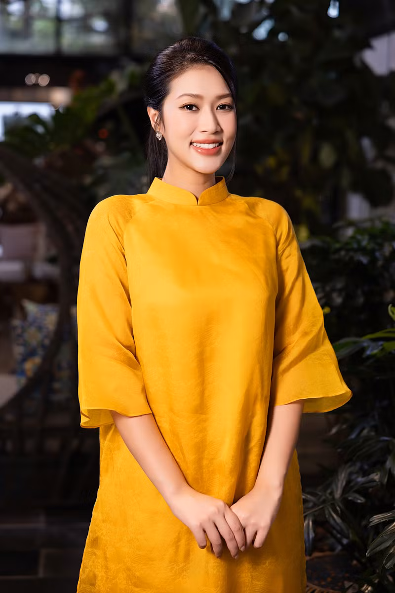 Chiêm ngưỡng loạt áo dài Tết cực phẩm của dàn mỹ nhân Việt 