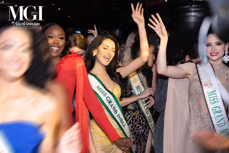 Thí sinh Miss Grand International 'lột xác' ngoạn mục dự tiệc sang chảnh