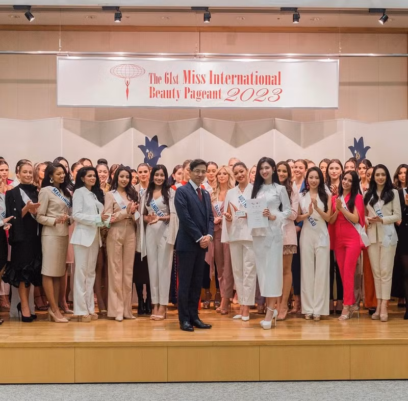 Á hậu Nguyễn Phương Nhi còn là người đại diện cho các cô gái nhận chứng nhận Miss Visit Japan Tourism Ambassador. Á hậu Phương Nhi gây 'sốt' tại Miss International 2023