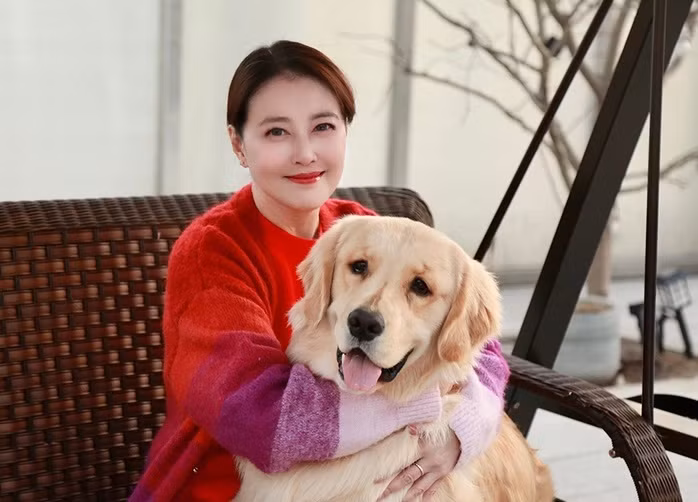 Châu Hải My là một trong những nàng "Chu Chỉ Nhược" nổi tiếng của màn ảnh Hong Kong. Nhan sắc trẻ trung bất ngờ của Châu Hải My trước khi qua đời