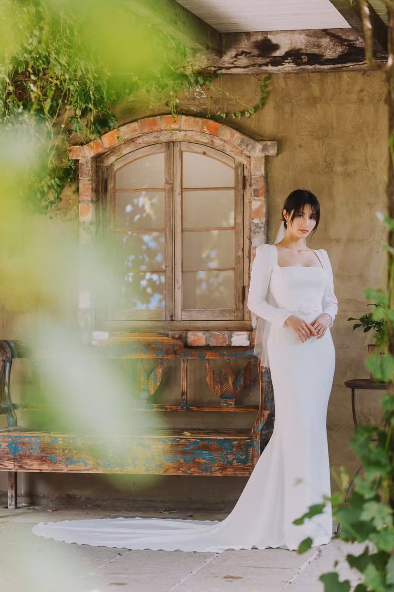 Diễm My 9x yêu kiều trong loạt ảnh cưới mới toanh