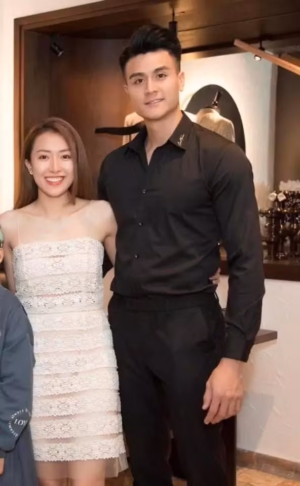 Hé lộ đám cưới bí mật của siêu mẫu Vĩnh Thụy, nhan sắc cô dâu vô cùng ấn tượng