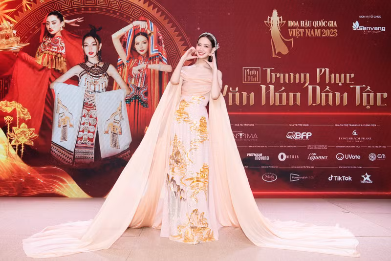Thùy Tiên, Bảo Ngọc rạng rỡ làm cố vấn trang phục Hoa hậu Quốc gia Việt Nam 2024