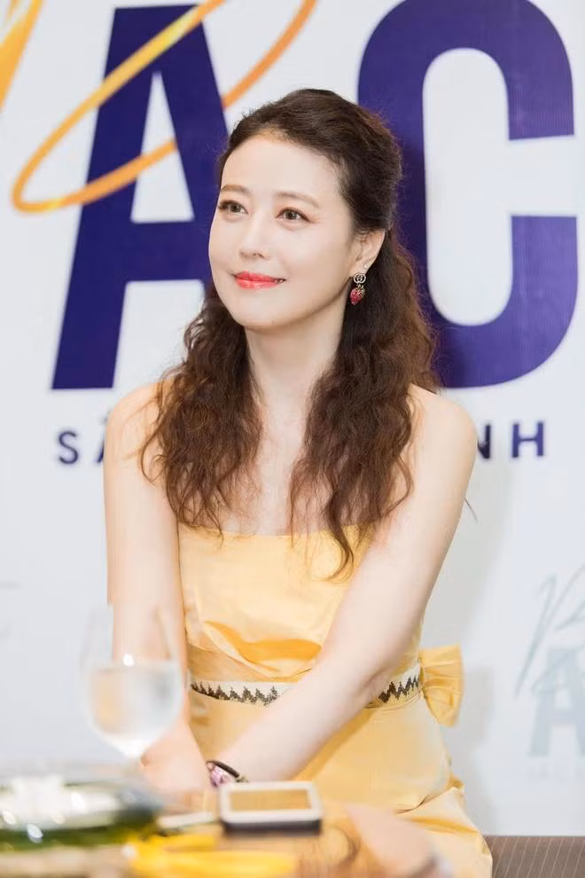 Từ năm 1986, Châu Hải My bắt đầu nhận được nhiều dự án phim ảnh với tư cách là diễn viên chính. Công bố bộ ảnh được chụp trước khi qua đời của Châu Hải My