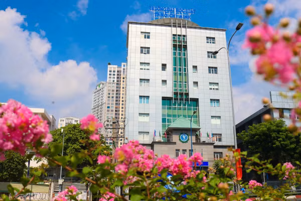 Trường Đại học Luật TPHCM. 