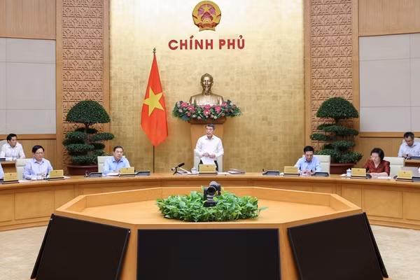 Thủ tướng Lê Minh Hưng chủ trì cuộc họp của Thường trực Đảng ủy Chính phủ và Thường trực Chính phủ - Ảnh: VGP/Nhật Bắc