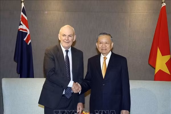 Tổng Bí thư, Chủ tịch nước Tô Lâm và ông Steven Joyce, Quyền Chủ tịch Hội Hữu nghị New Zealand - Việt Nam. Ảnh: Thống Nhất/TTXVN