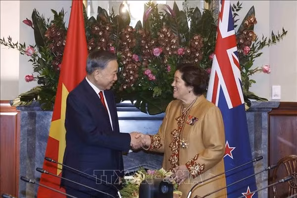 Tổng Bí thư, Chủ tịch nước Tô Lâm và Toàn quyền New Zealand Cindy Kiro trước hội đàm. Ảnh: Thống Nhất/TTXVN