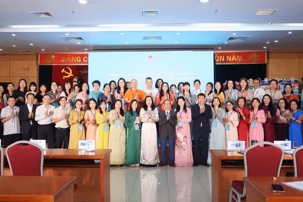 Khai giảng Khóa tập huấn cho giáo viên người Việt Nam ở nước ngoài năm 2026