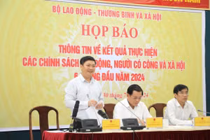 Phó Vụ trưởng Vụ Bảo hiểm xã hội Nguyễn Duy Cường tại buổi họp báo.